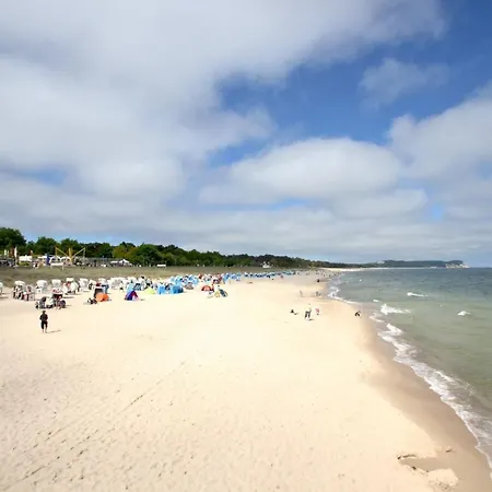 Apartamento Nah Am Meer, Ruhige Lage, Gratis Nutzung Vom Ahoi Erlebnisbad Und Sauna In Sellin - Haus Büdnerstube 1 Middelhagen