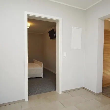 Nah Am Meer, Ruhige Lage, Gratis Nutzung Vom Ahoi Erlebnisbad Und Sauna In Sellin - Haus Büdnerstube 1