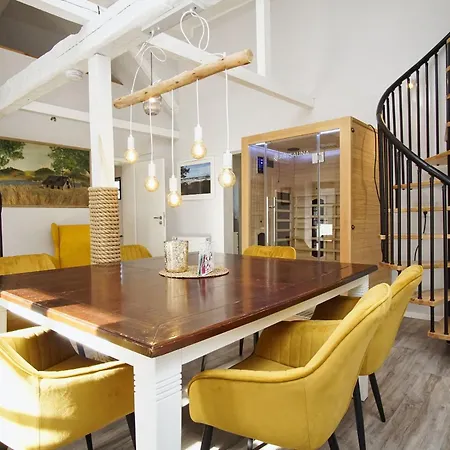 Nah Am Meer, Ruhige Lage, Gratis Nutzung Vom Ahoi Erlebnisbad Und Sauna In Sellin - Haus Büdnerstube 1 Middelhagen